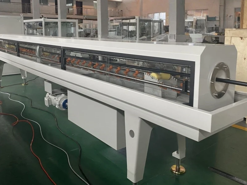 Spray cooling tank module for PPR pipe extrusion line cooling